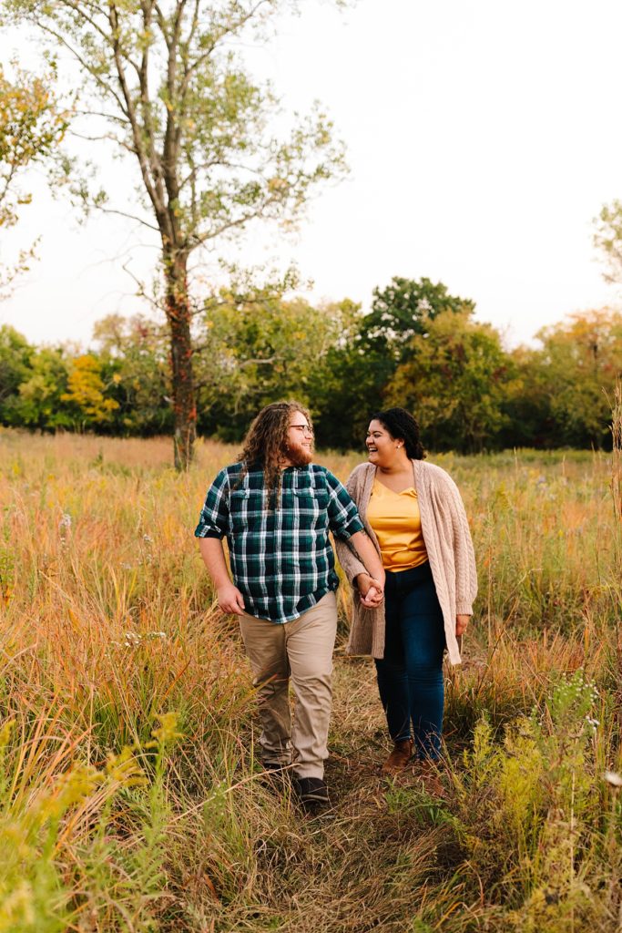 Seven Kansas City Fall Date Ideas, Kansas City Photographer, Fall mini sessions, first friday, downtown kansas city, couples photoshoot, fall engagement session ideas, fall outfit inspo, what to wear to fall engagement photos