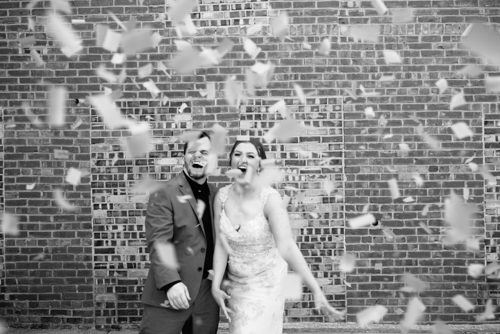 biodegradable confetti poppers for your wedding day