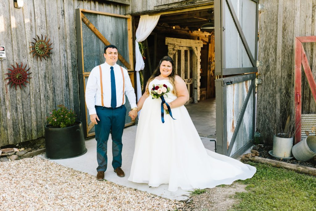 summer wedding at The Barn at Cricket Creek, Kansas City wedding photographer, rustic wedding