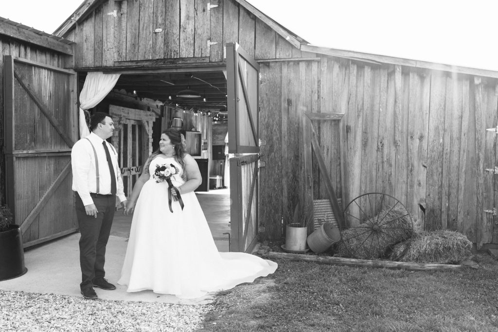 summer wedding at The Barn at Cricket Creek, Kansas City wedding photographer