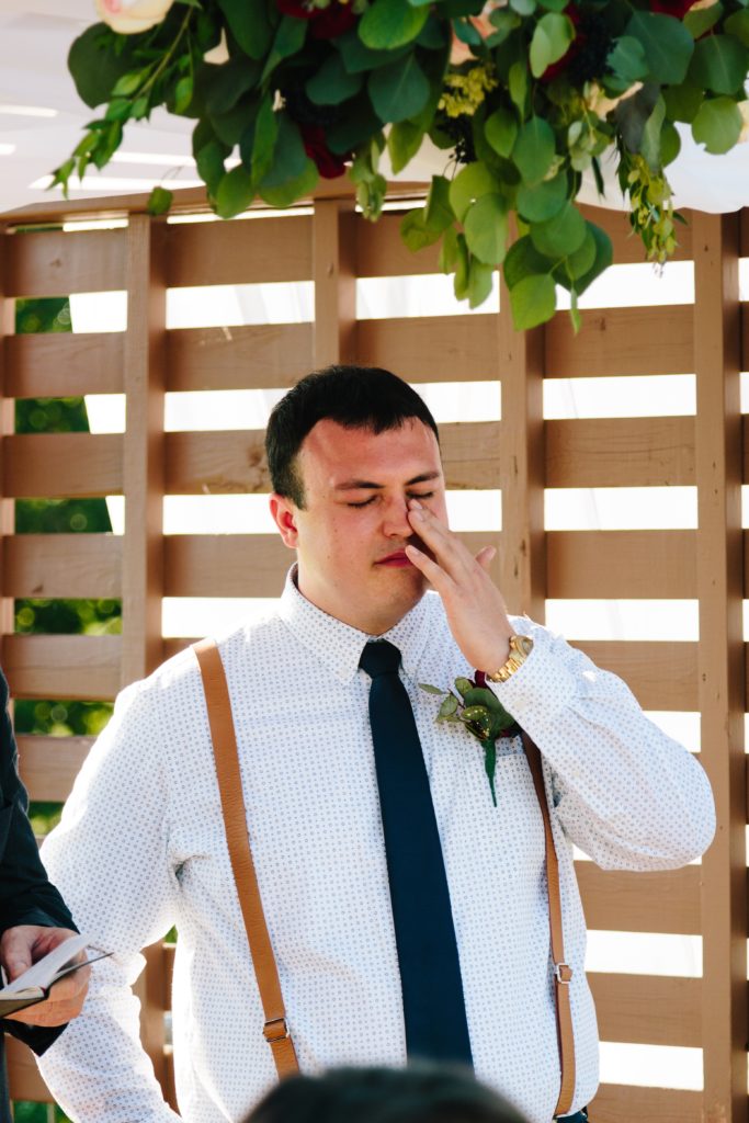 grooms reaction, first look