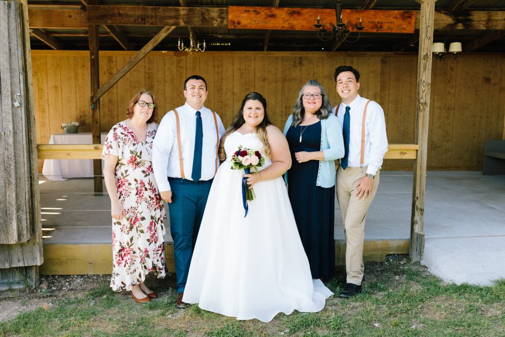 summer wedding at The Barn at Cricket Creek, Kansas City wedding photographer, family formals,