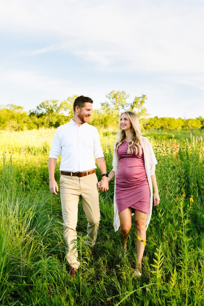 sunrise maternity session at Shawnee Mission Park, Kansas City Photographer, walking, couples poses,