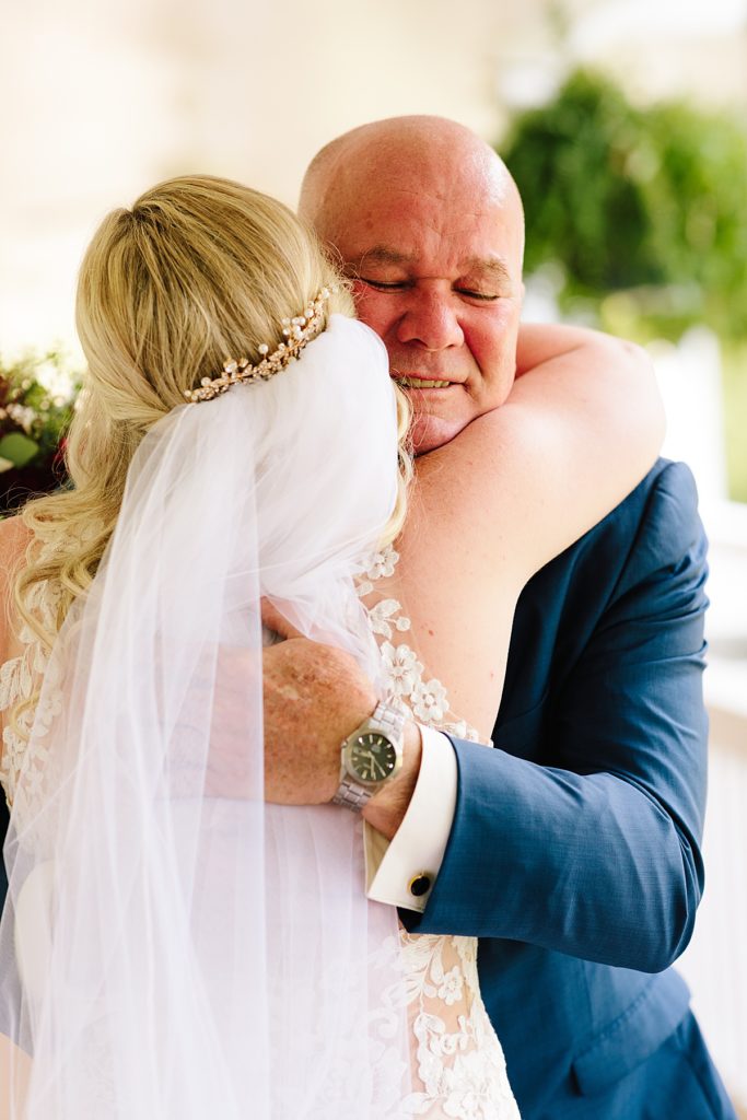 brides first look with her dad on wedding day