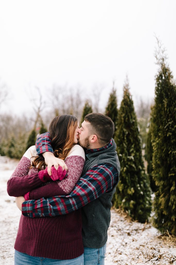 Winter Date Idea, at home date ideas, Kansas City Photographer, holiday date ideas, hot chocolate, christmas dates, christmas lights, covid, socially distanced date ideas, dating during covid, date your partner,