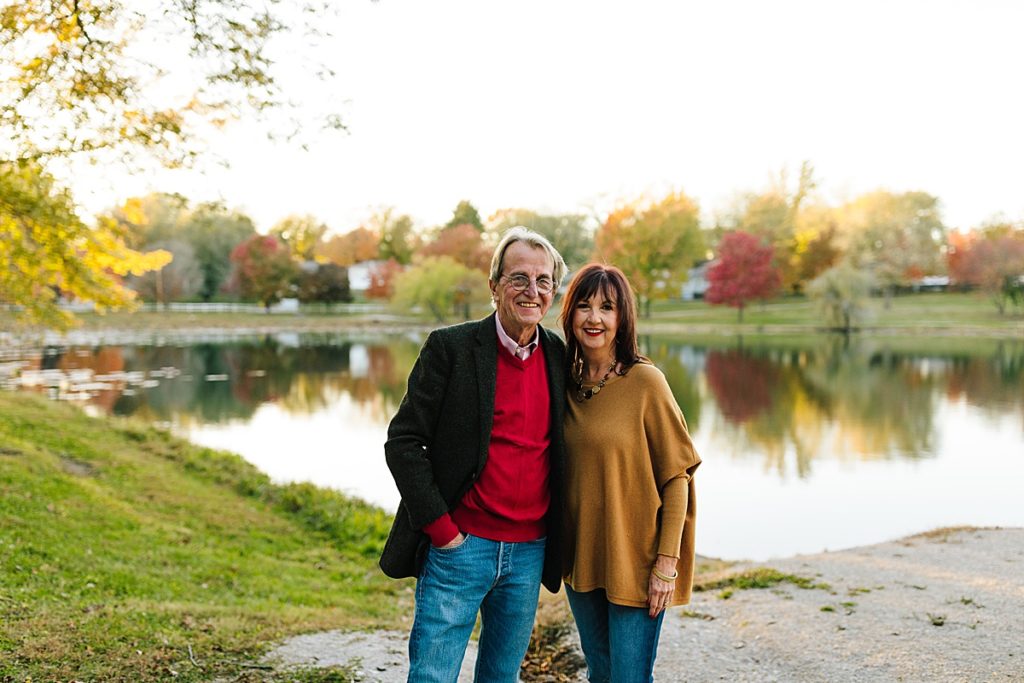 fall colors in Lexington Missouri make for gorgeous couples photos