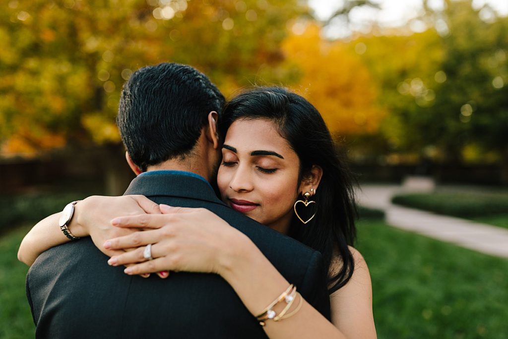 engagement photos in kansas city, the nelson atkins, heart shaped ear rings