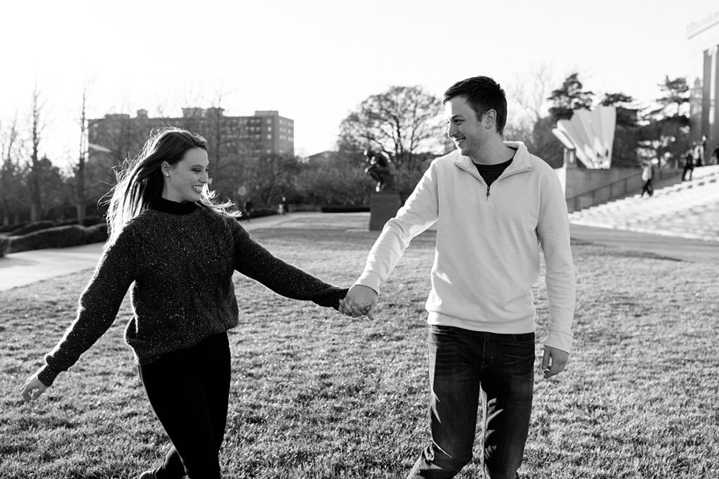 Seven Kansas City Fall Date Ideas, Kansas City Photographer, Fall mini sessions, cider mill, apple cider, downtown kansas city, couples photoshoot, fall engagement session ideas, fall outfit inspo, what to wear to fall engagement photos, apple picking, pumpkin patch, plaza art festival, art walk, first friday, the nelson atkins, kansas city art museum, winter photos, december photo session